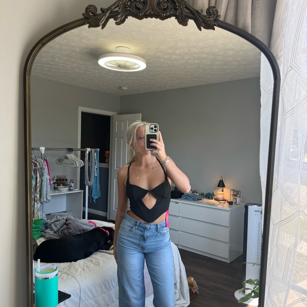 Front-Cutout Crop Top
